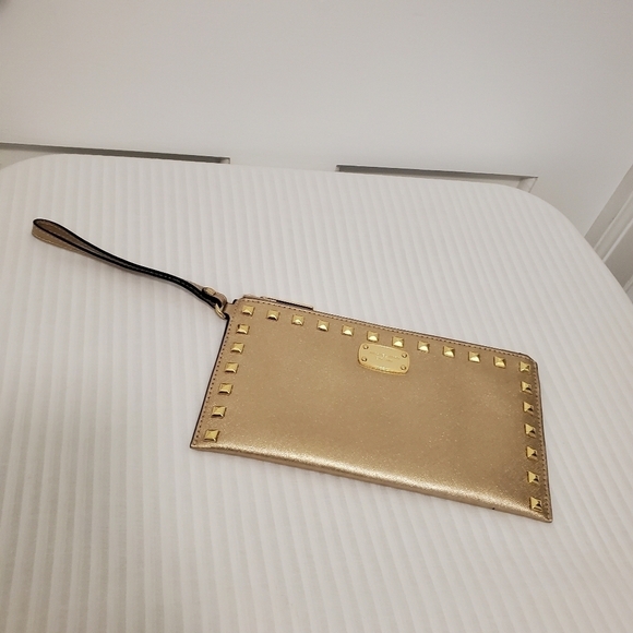 EC Michael Kors Gold Saffiano Leather Stud Large Clutch/Wristlet - Picture 3 of 14